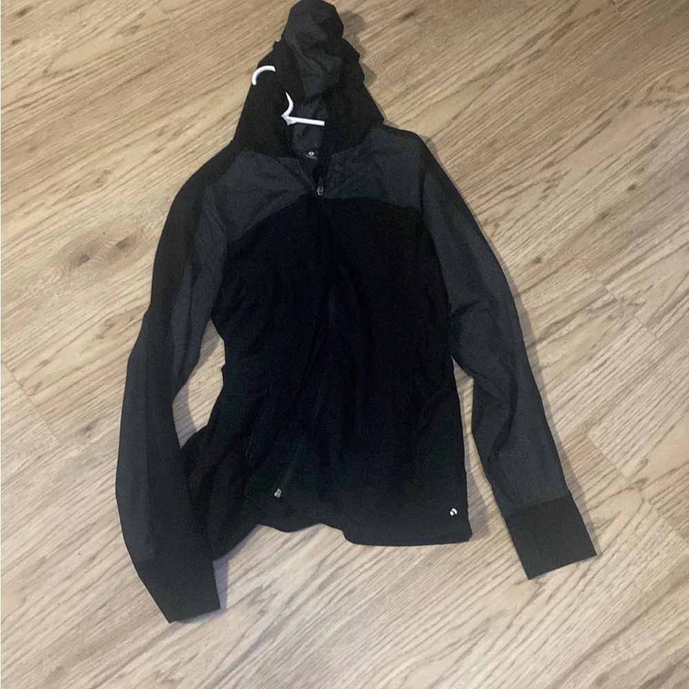 Xl xersion active jacket w thumb holes
